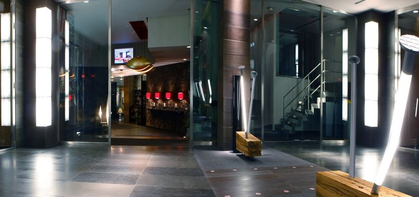 entrada hotel ercilla